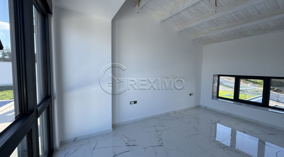 Luxury villa in Hanioti
