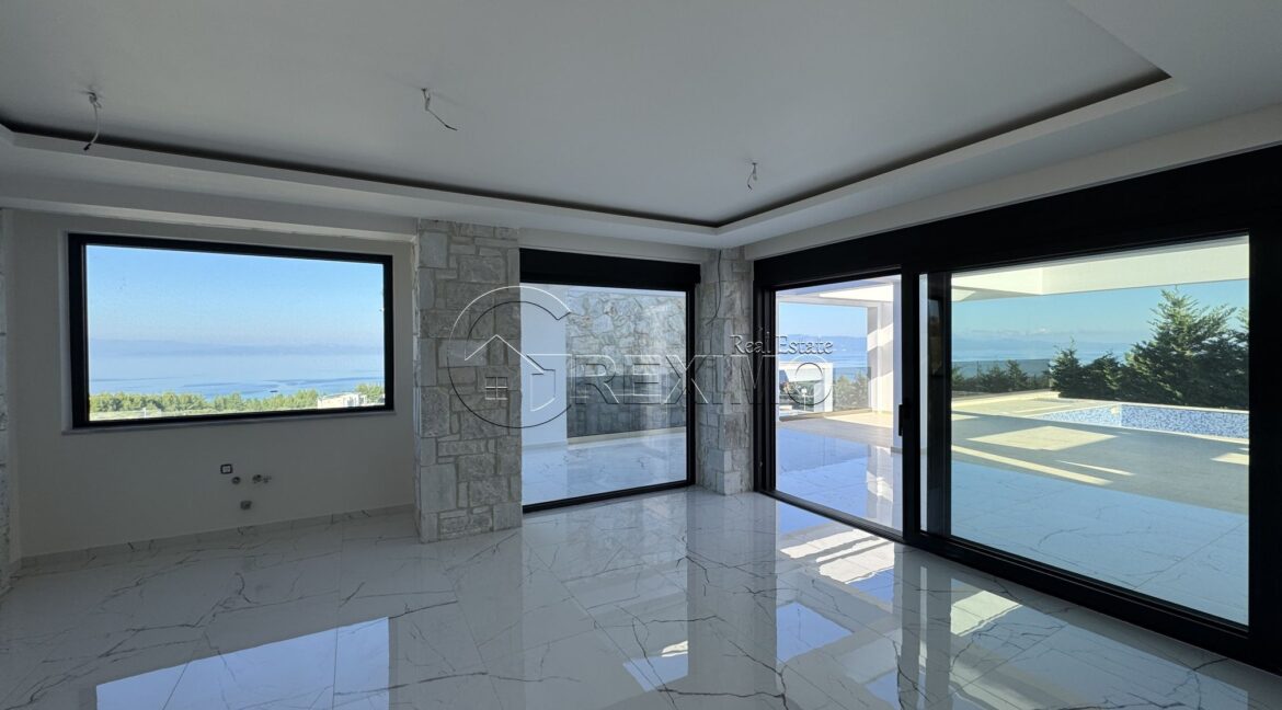 Luxury villa in Hanioti