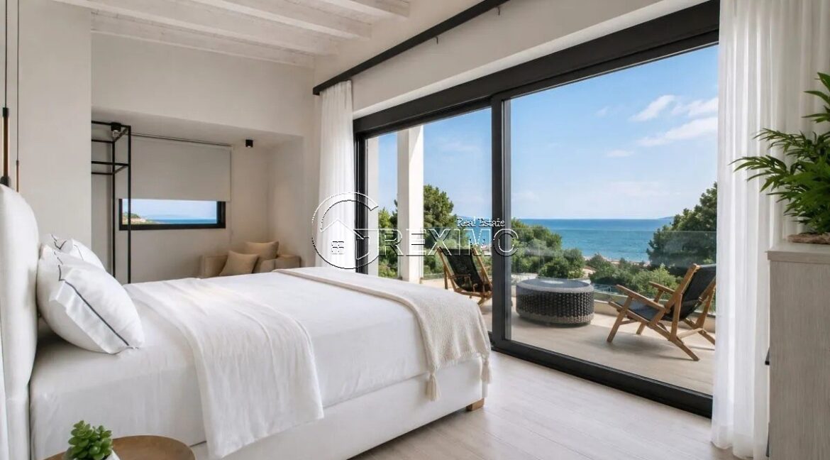 Beachfront villa (3)
