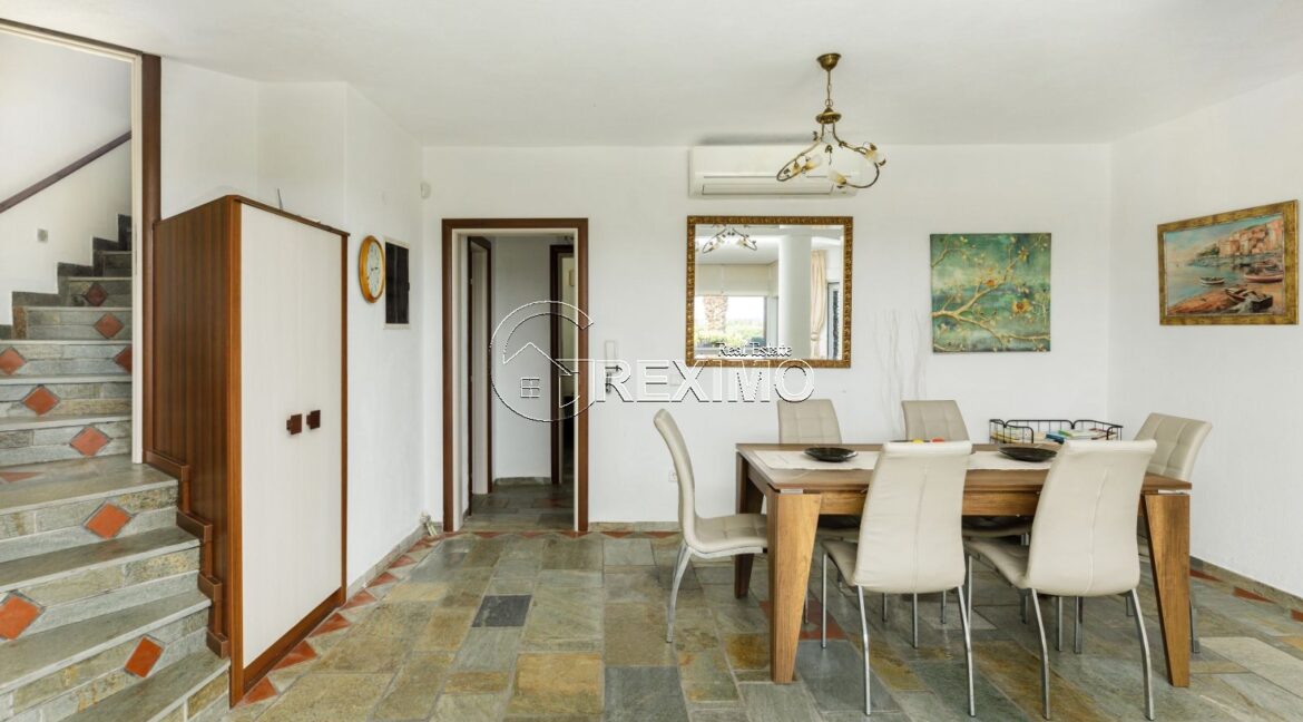 Villa on the seafront in Halkidiki (19)
