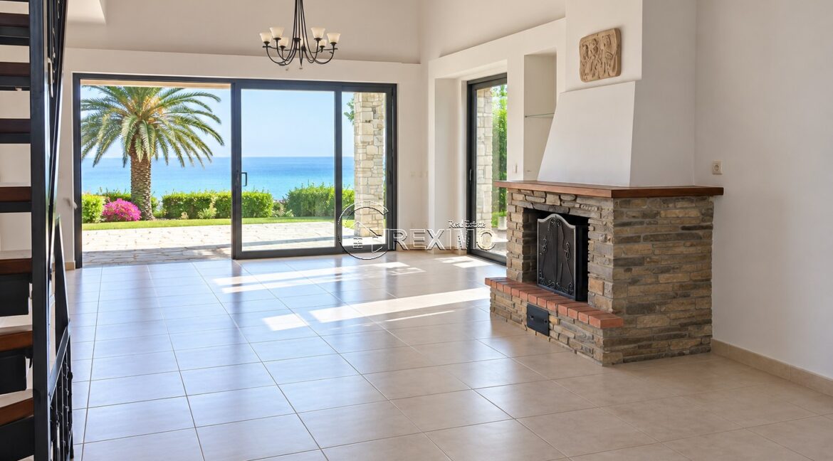 Beachfront villa Halkidiki