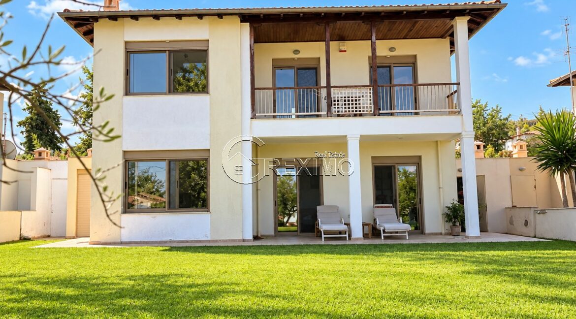 Villa in Pefkochori Halkidiki (1)