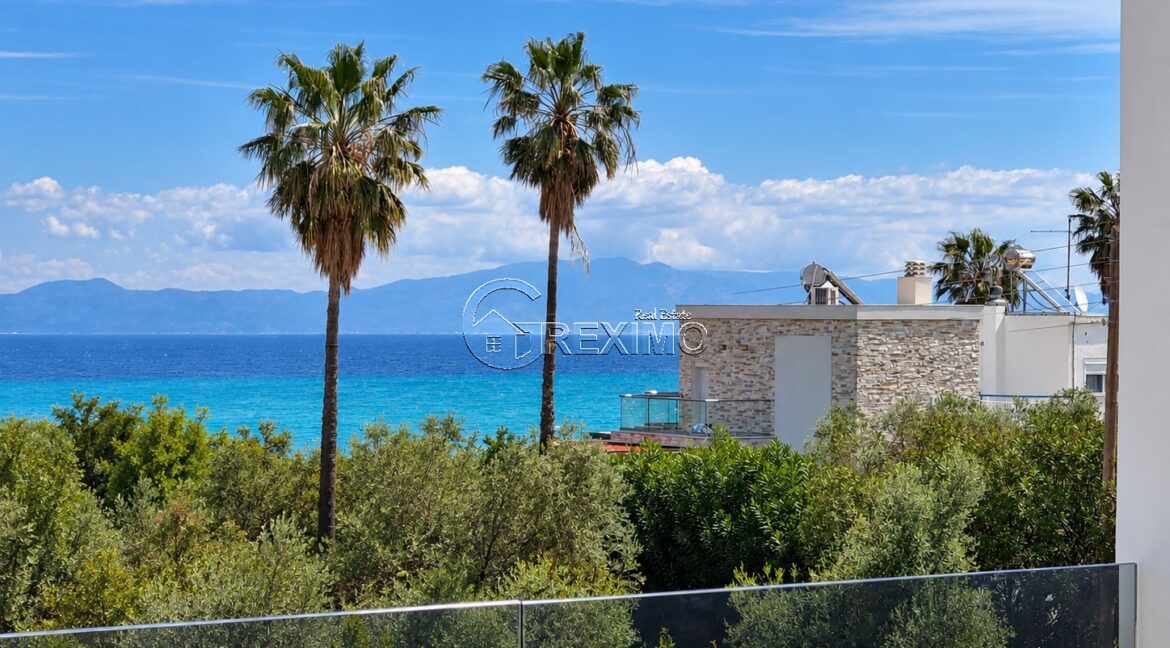 Villa on the beach in Hanioti (9)